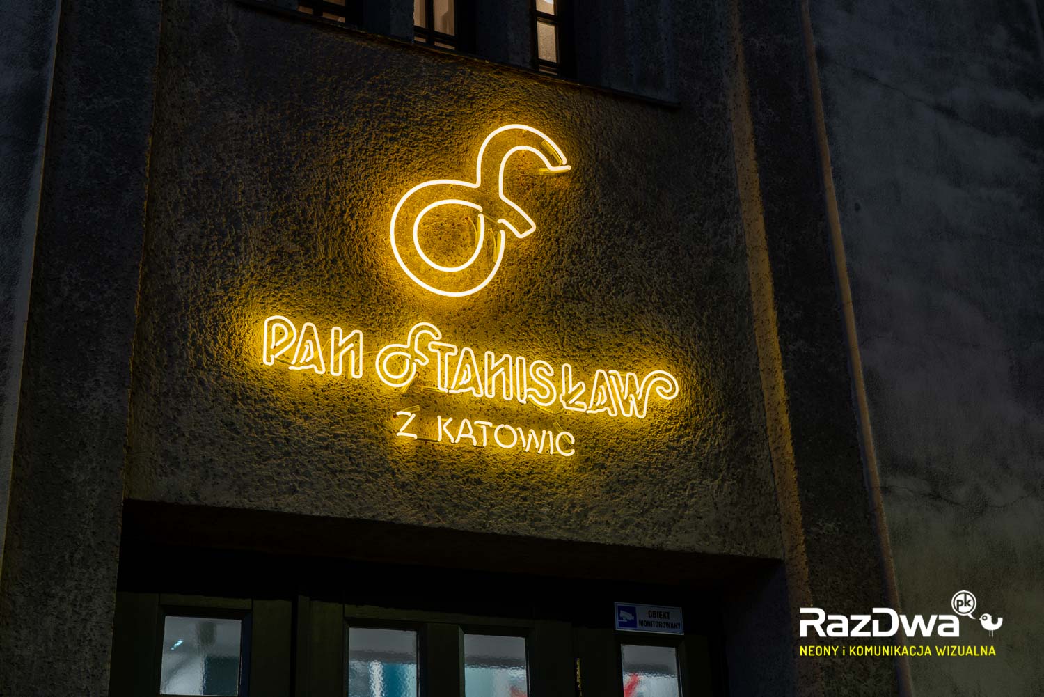 katowice-teatr-slaski-pan-stanislaw-neon-4