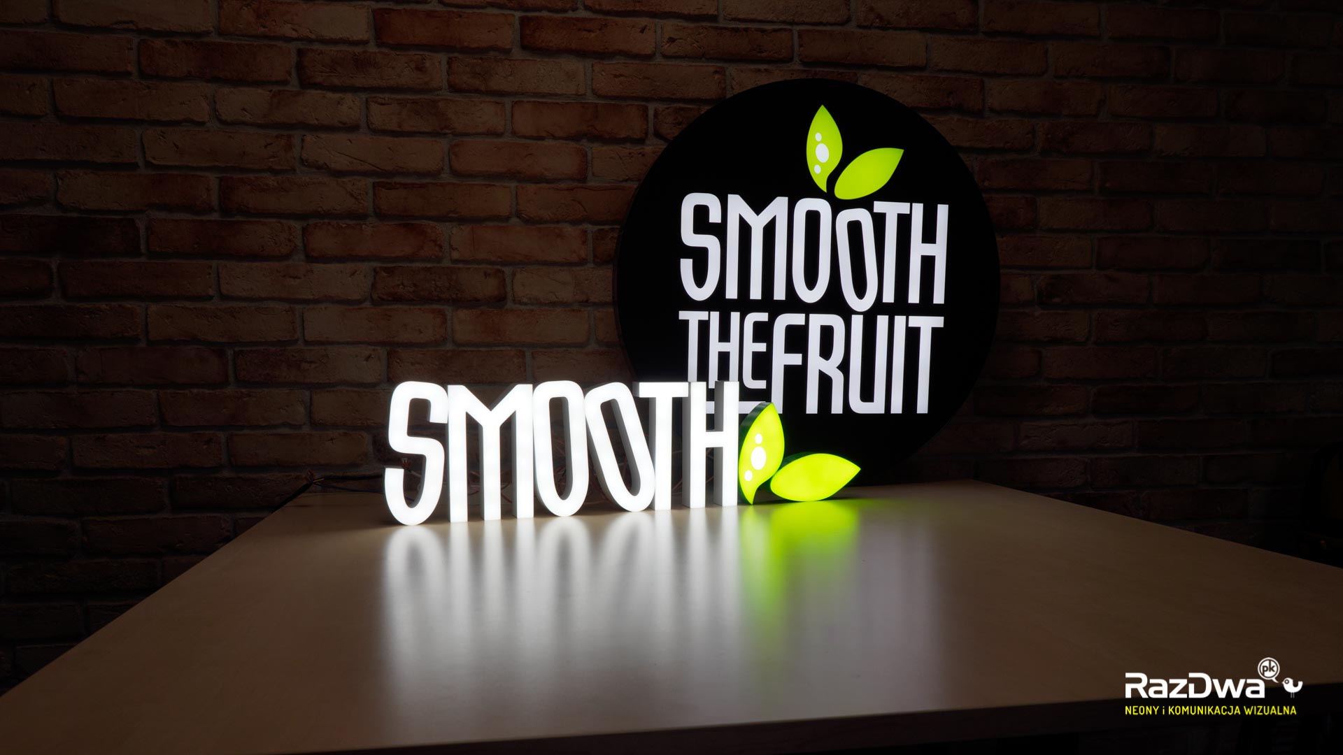 smooth-the-fruit-oznakowanie-litery-led-3d-01